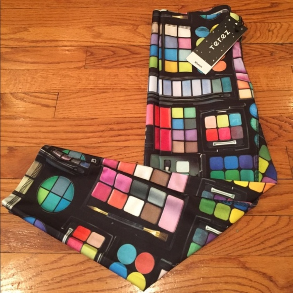 Terez Eyeshadow Print Capri Leggings